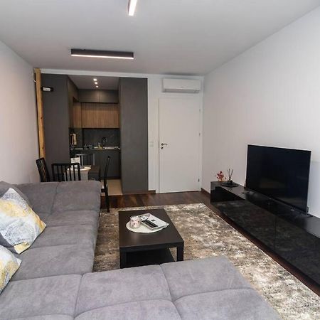 Georgi'S 1 Bedroom Quiet Apartment With Garage Софія Екстер'єр фото