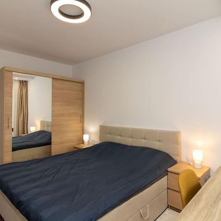 Georgi'S 1 Bedroom Quiet Apartment With Garage Софія Екстер'єр фото