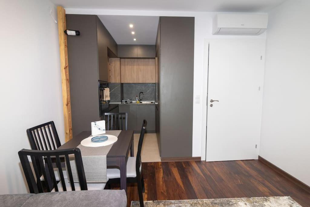 Georgi'S 1 Bedroom Quiet Apartment With Garage Софія Екстер'єр фото